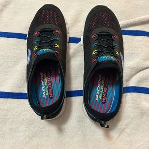 Skechers Air cooled Memory Foam Tennis Shoes